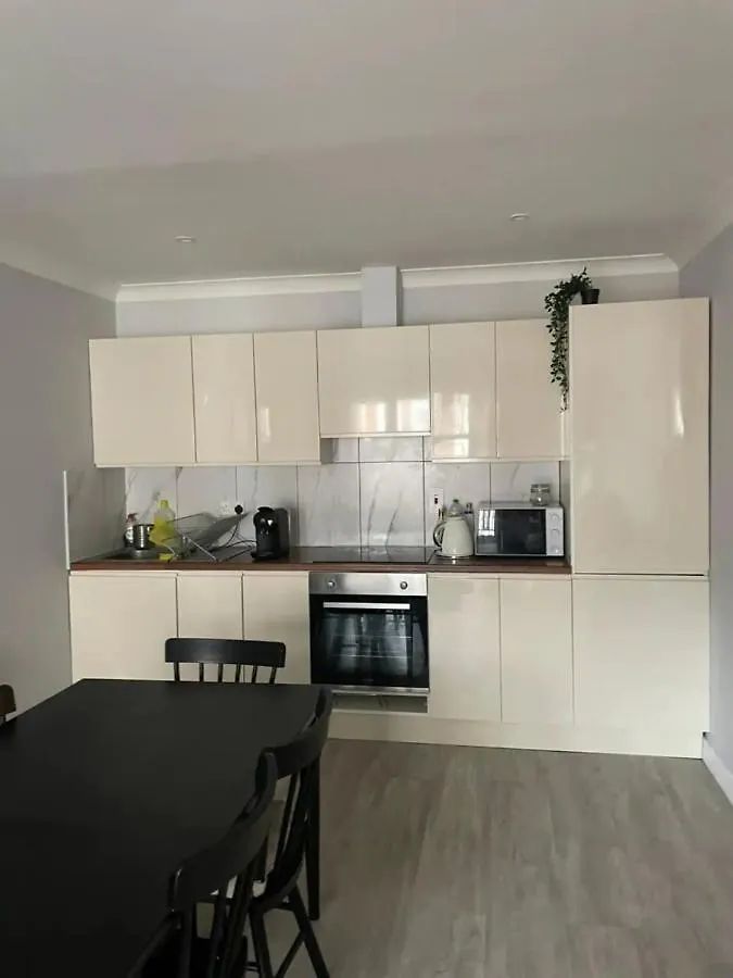 Stylish 2 Bedroom Flat In Dublino