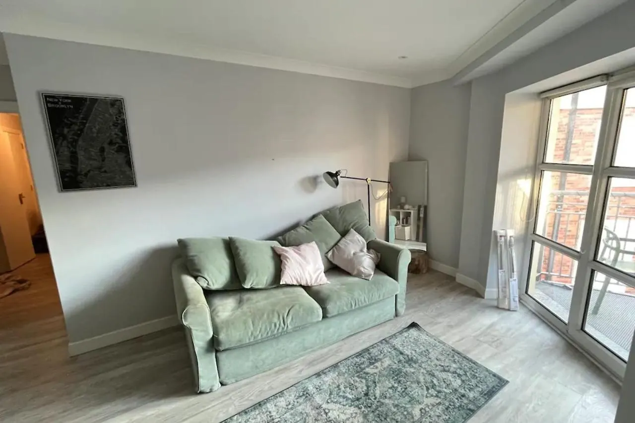 Stylish 2 Bedroom Flat In Dublino